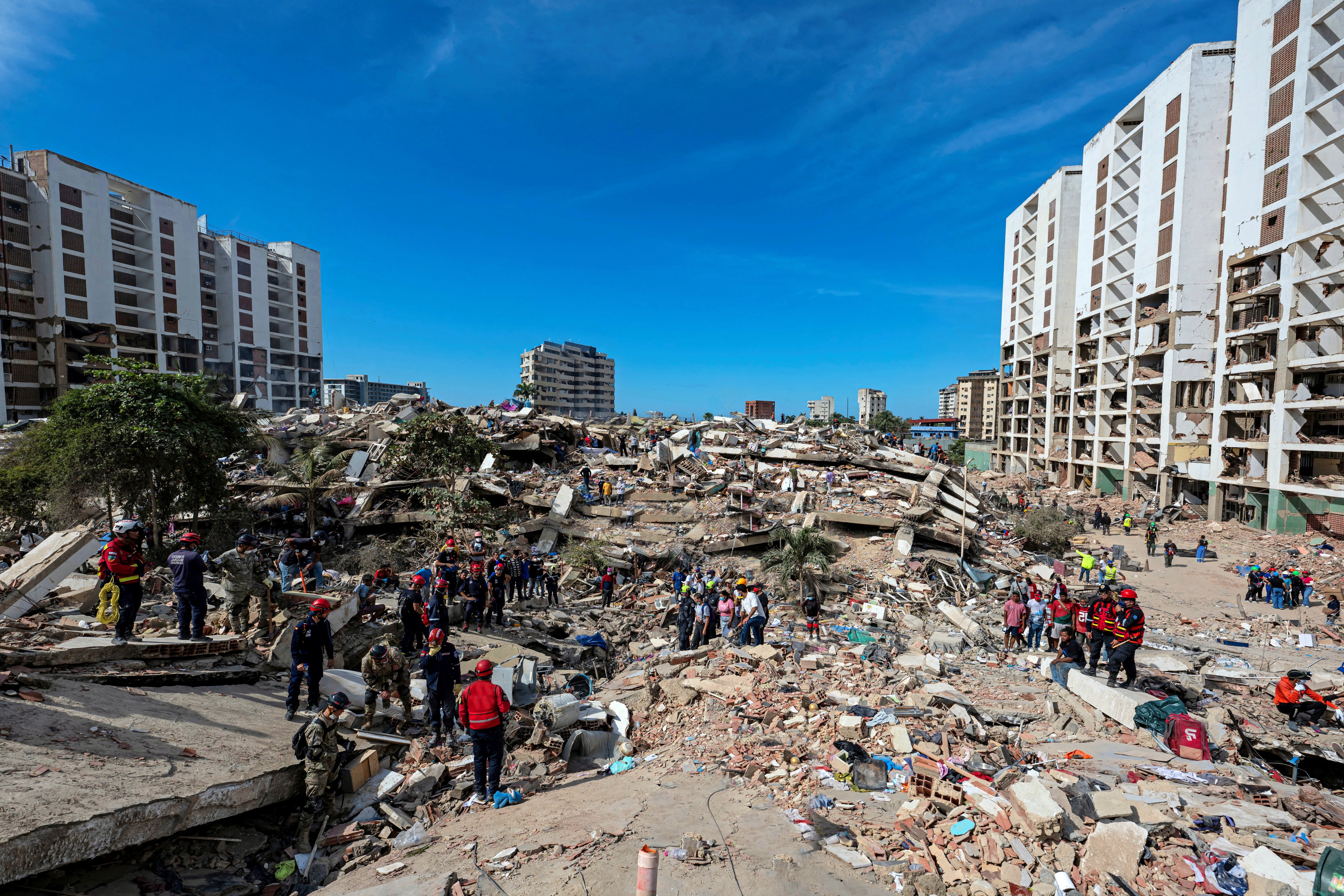 la,guaira,,venezuela, ,june,29,,2026:,a,rescue,team